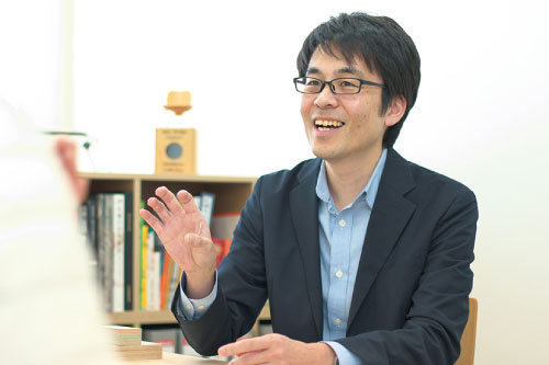 建築計画学の分野で、設計と研究の双方向性を志向。の研究中の様子