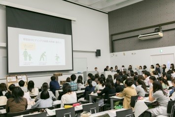 スタートアップ演習を受講する学生の様子