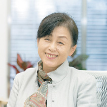研究科長の画像