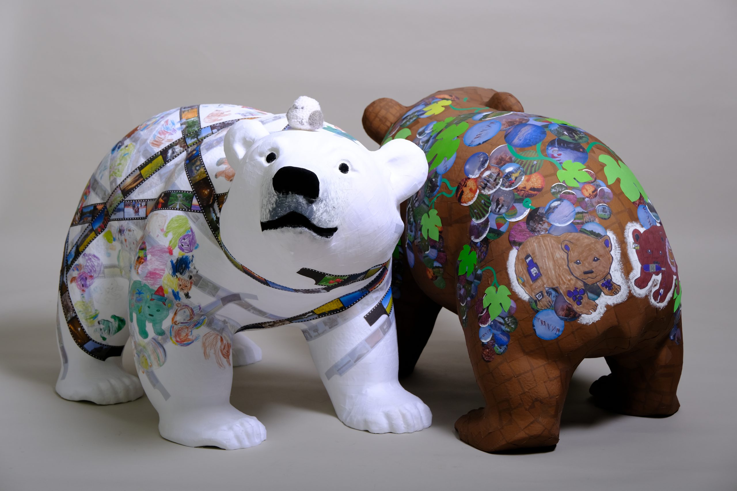 NHK札幌企画展「木彫りのクマと旅するHokkaido」の作品制作をしました